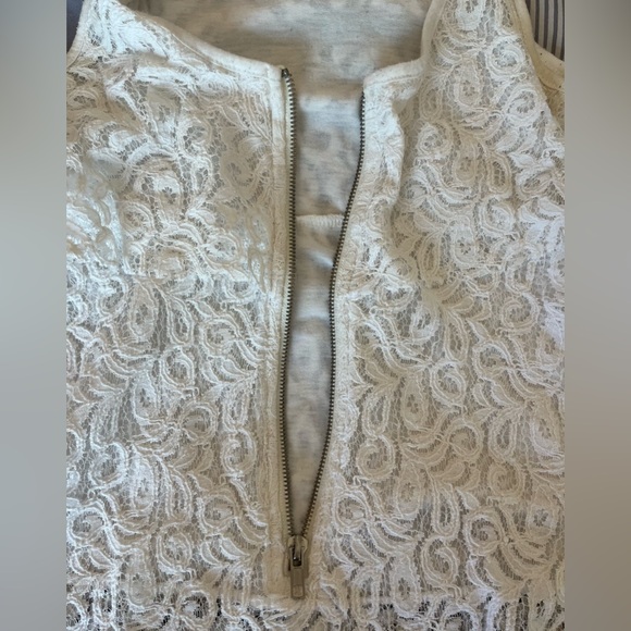 Philosophy lace zippered tank top - Picture 6 of 8